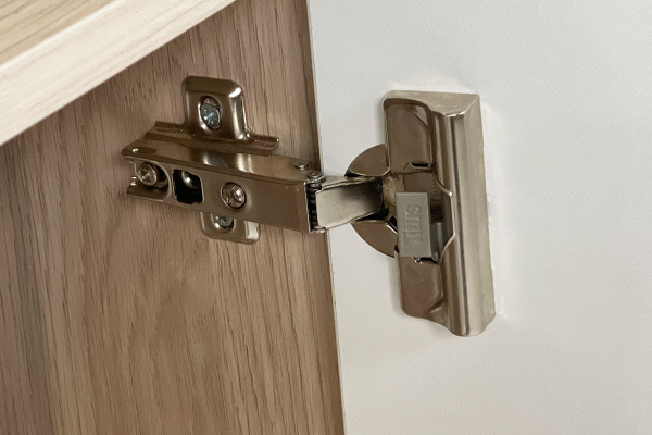 Зоо Комод 26.01(дуб мария/белый)